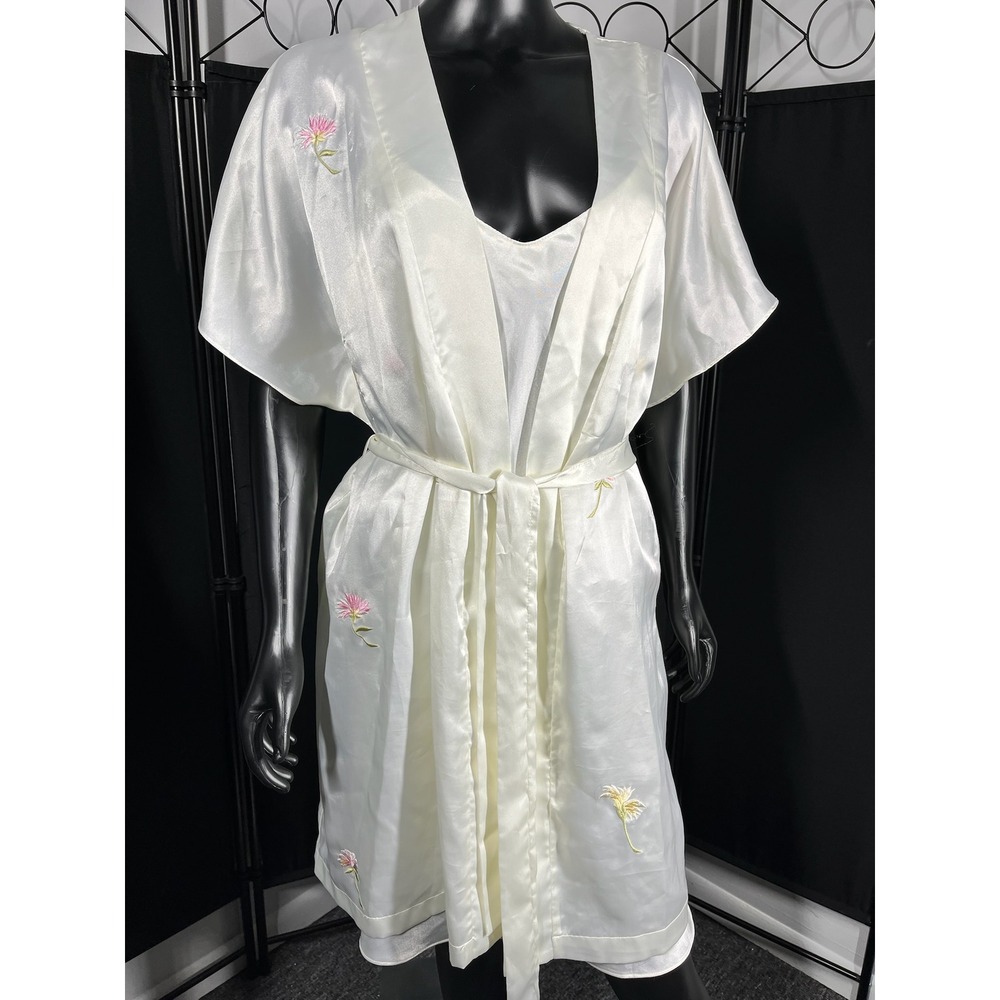 VTG Delicates Embroidered Floral Robe & Slip Lingerie Set‎ Satin White Large